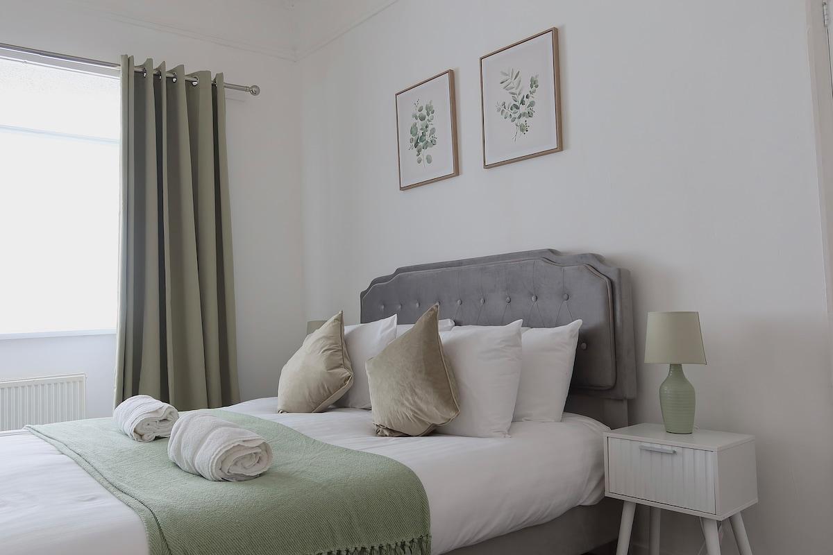 Spacious Sunderland Stay | Free Private Parking1